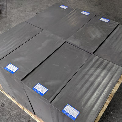 Bloc de graphite de frittage artificiel à haute densité 1,81 g/cm3 105 MPa Résistance à la compression