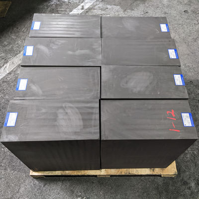Bloc de graphite de frittage artificiel à haute densité 1,81 g/cm3 105 MPa Résistance à la compression
