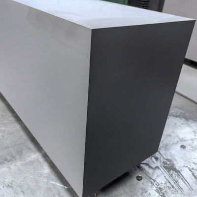 Bloc de graphite de frittage artificiel à haute densité 1,81 g/cm3 105 MPa Résistance à la compression