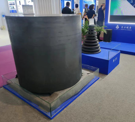 Bloc de graphite isostatique lisse pour le chauffage et le crucible 100 Mpa résistance à la compression