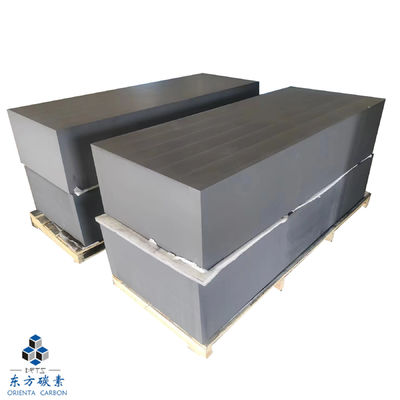 Bloc isostatique de graphite lisse de 12 μm, taille de grain, avec un point de fusion élevé