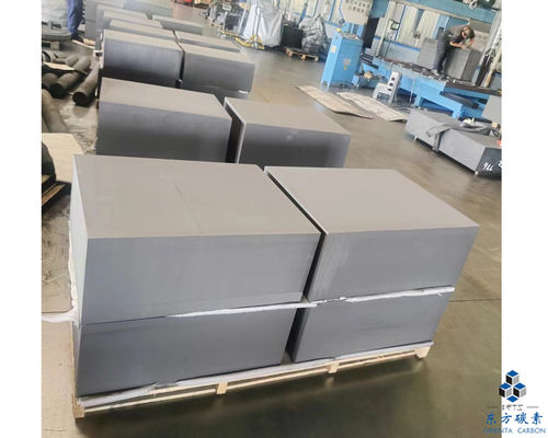 Bloc isostatique de graphite lisse de 12 μm, taille de grain, avec un point de fusion élevé