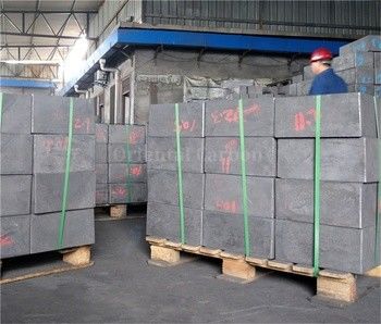 Bloc de graphite lisse isotrope 52 Mpa Résistance à la flexion Pour l'industrie EDM