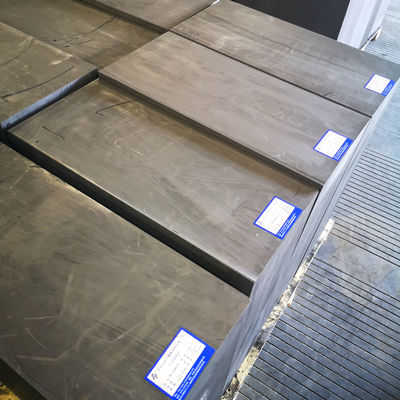 Bloc de graphite à haute densité pour la cathode et l'anode de batterie au lithium