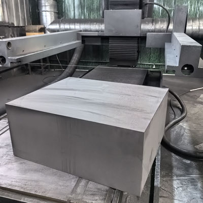 1.82 Barres de graphite à densité et bloc de graphite isostatique pour le frittage et la fusion de crucibles