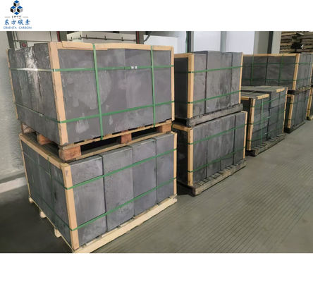1600*800*350 Bloc de graphite de haute pureté avec une expansion thermique inférieure