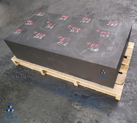 Blocs de graphite purifiés pour l'industrie des semi-conducteurs